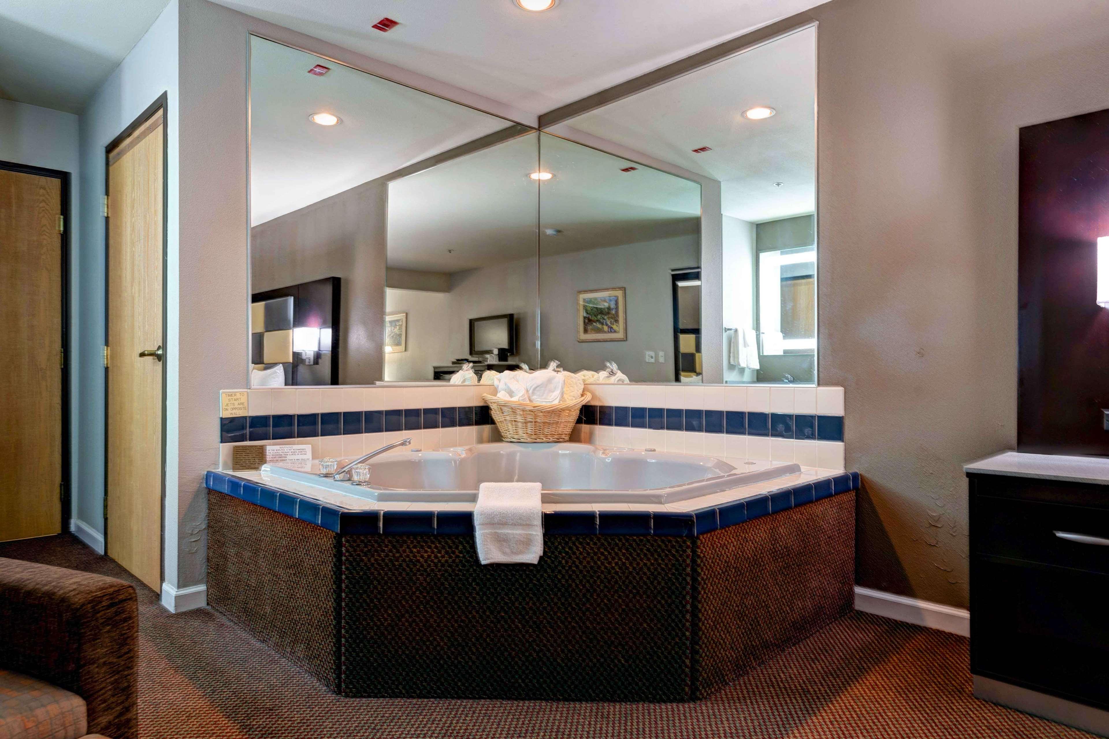 Surestay Plus Hotel By Best Western Redding Zewnętrze zdjęcie