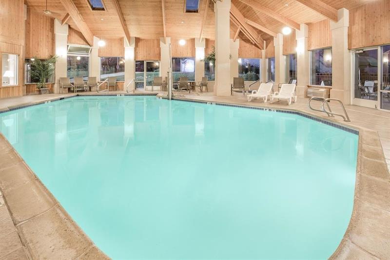 Surestay Plus Hotel By Best Western Redding Zewnętrze zdjęcie